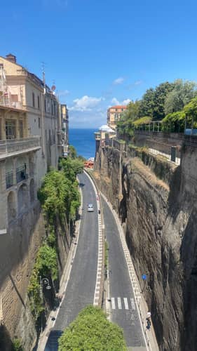 Naples, Capri, Sorrento, and Pompeii 31
