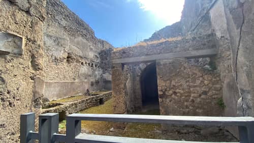 Naples, Capri, Sorrento, and Pompeii 107