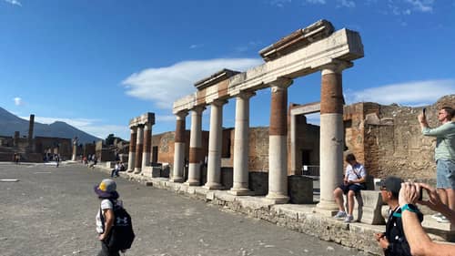 Naples, Capri, Sorrento, and Pompeii 116