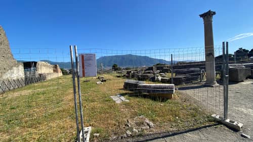 Naples, Capri, Sorrento, and Pompeii 129