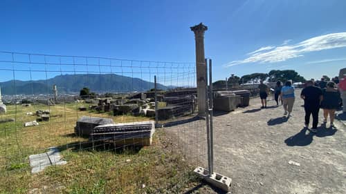 Naples, Capri, Sorrento, and Pompeii 131