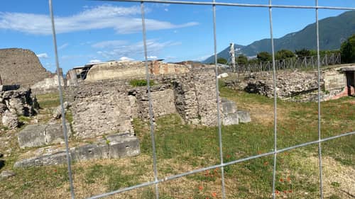 Naples, Capri, Sorrento, and Pompeii 137