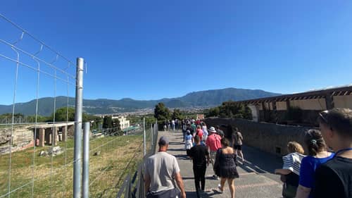 Naples, Capri, Sorrento, and Pompeii 141
